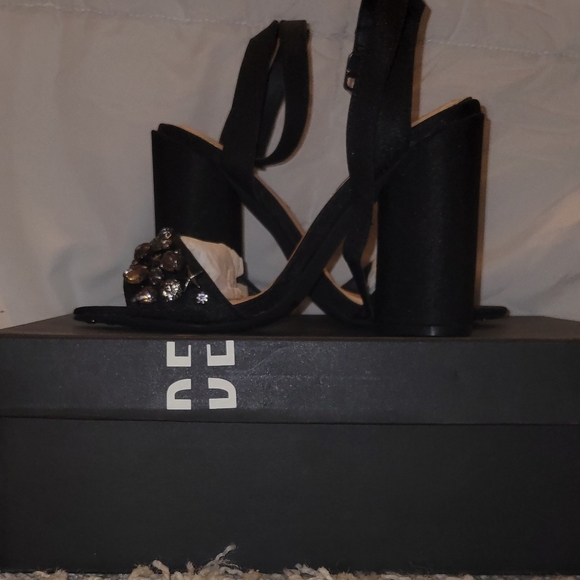 Design Lab - Picture 2 of 4